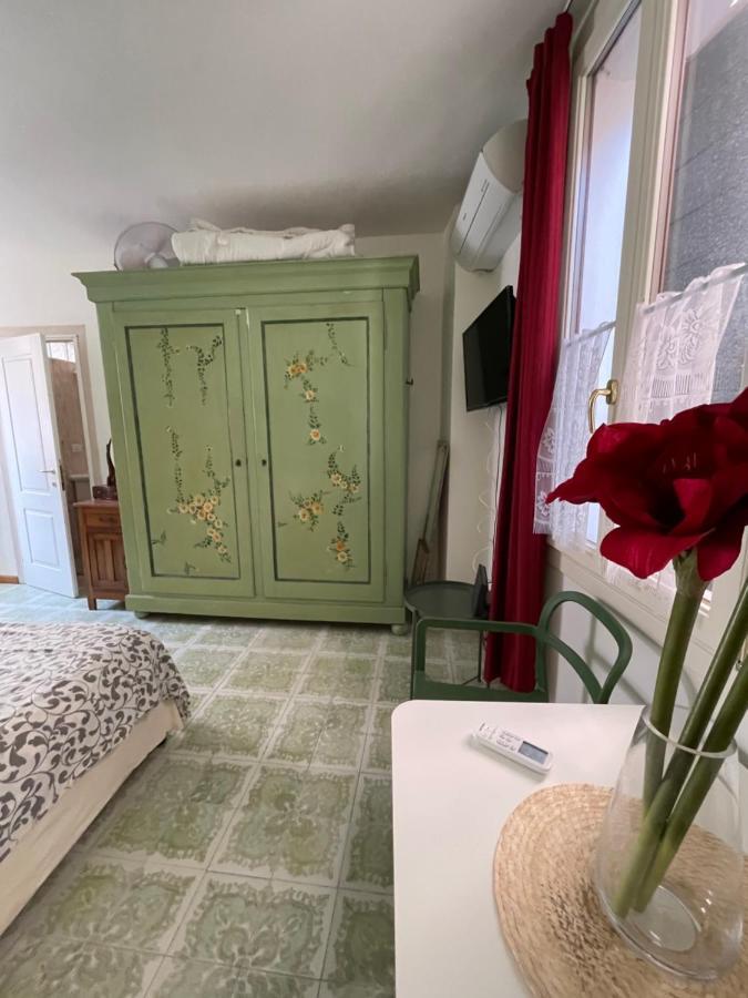 Blooming Gate Hotel Venesia Bagian luar foto