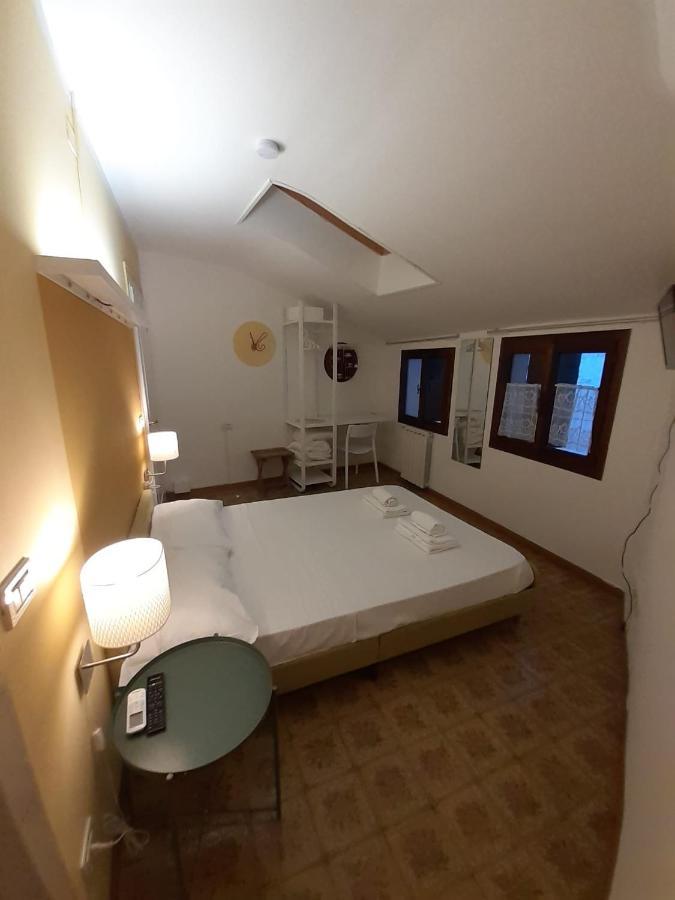 Blooming Gate Hotel Venesia Bagian luar foto