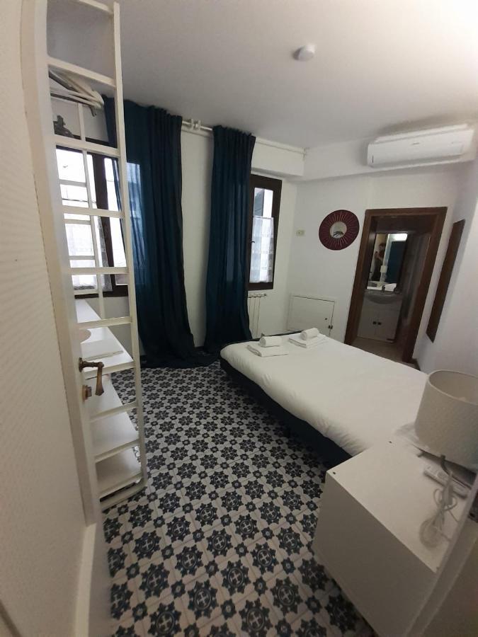 Blooming Gate Hotel Venesia Bagian luar foto